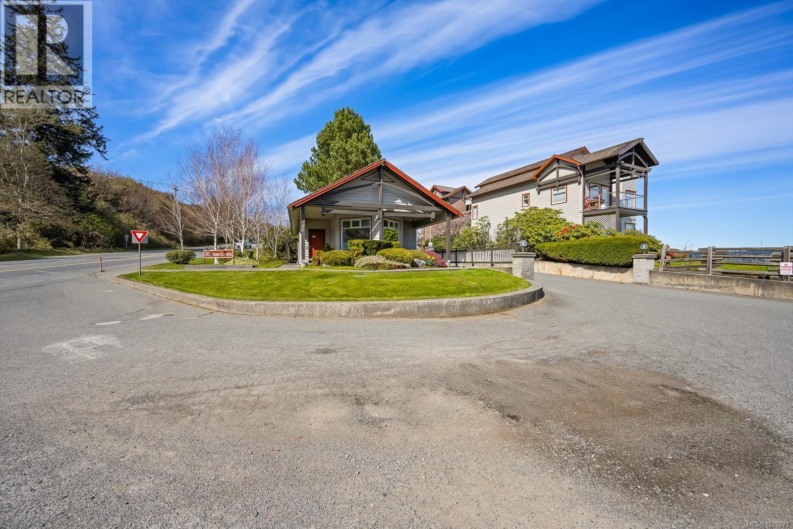 3303 27 ISLAND Hwy S, Campbell River