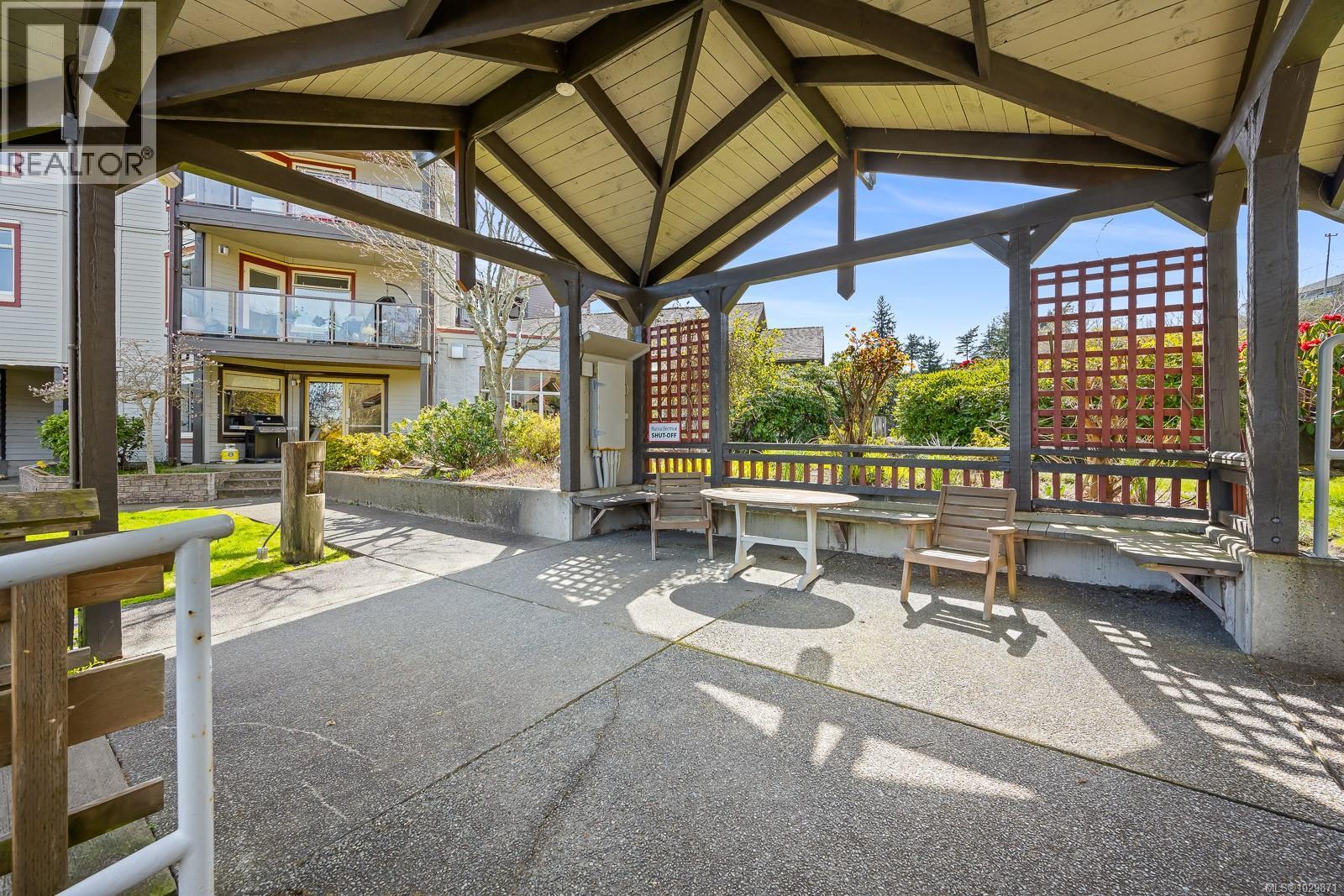 3303 27 ISLAND Hwy S, Campbell River