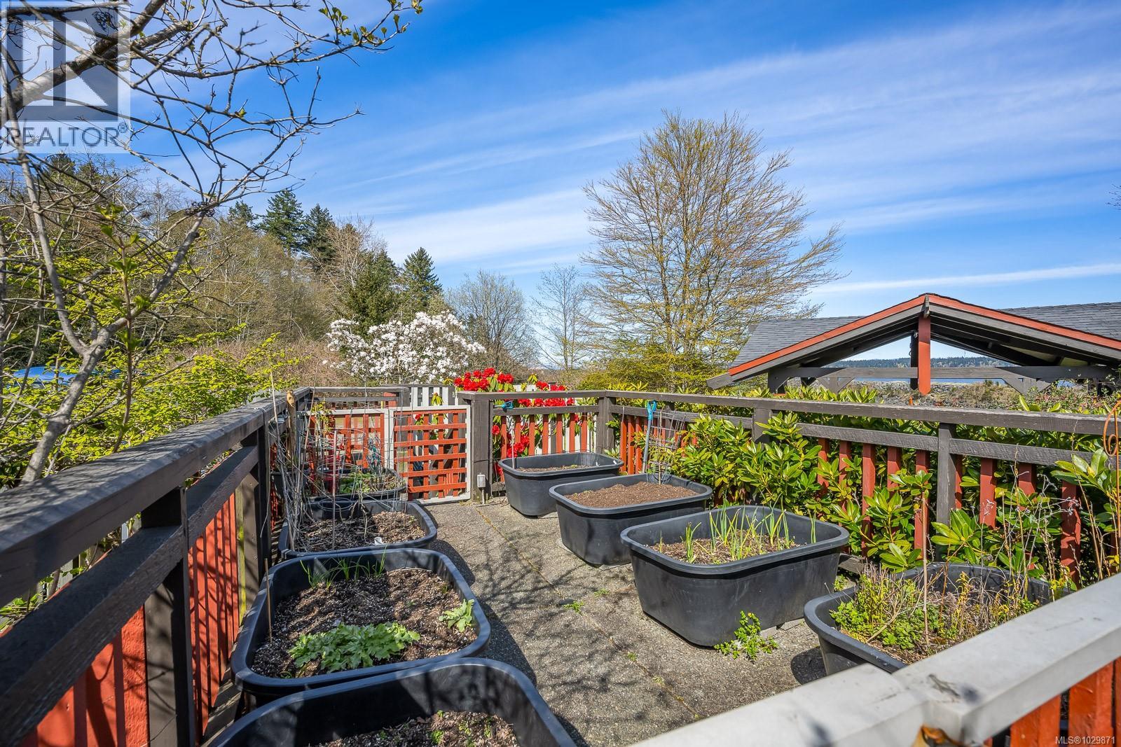 3303 27 ISLAND Hwy S, Campbell River