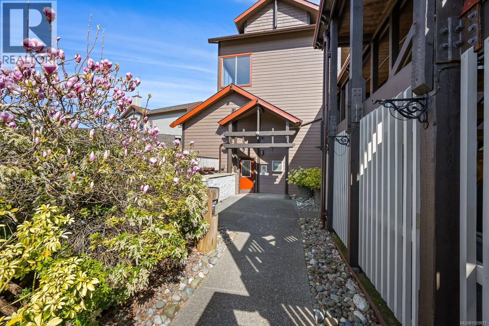 3303 27 ISLAND Hwy S, Campbell River