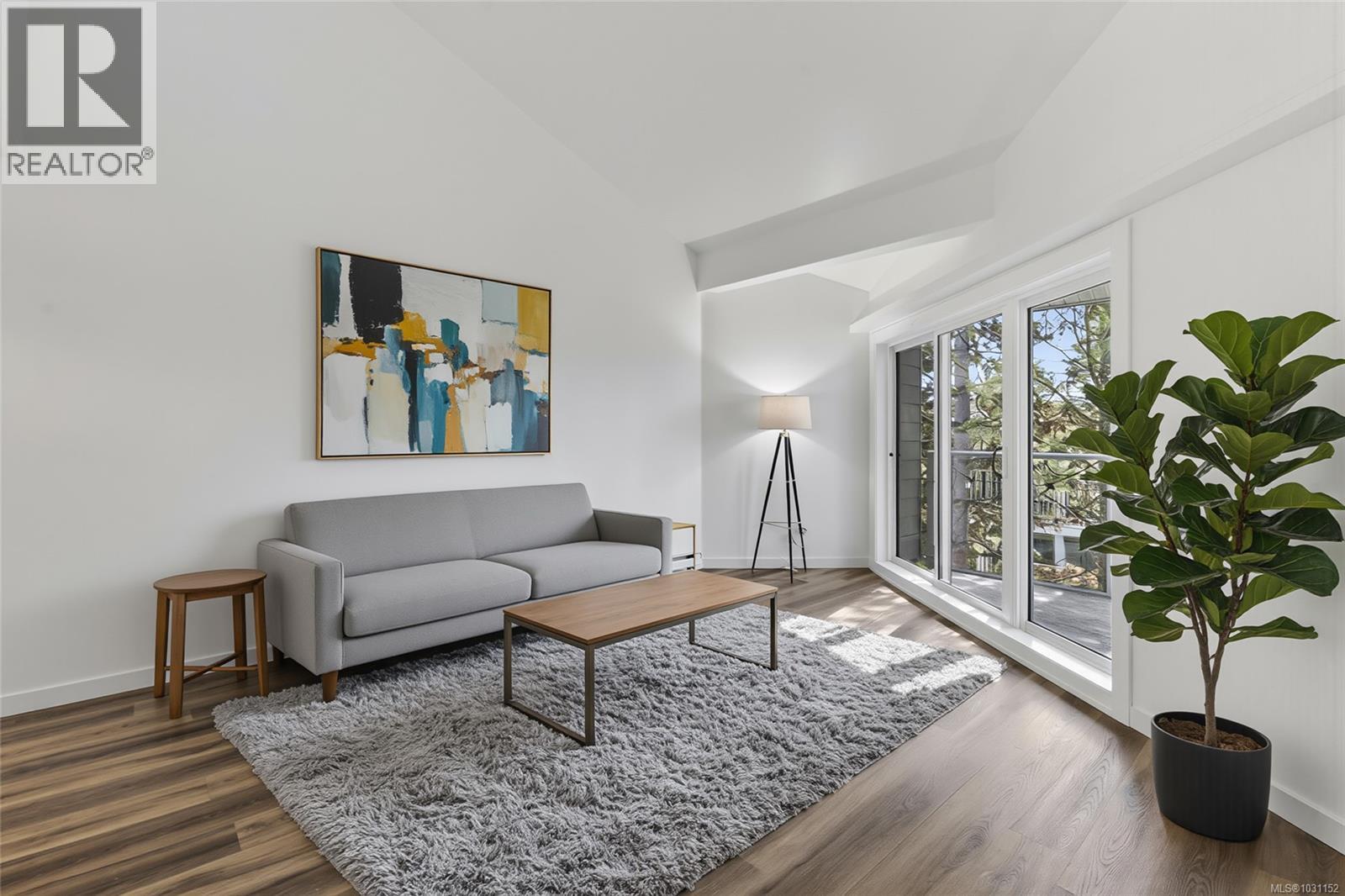 414 3277 Quadra Street, Saanich