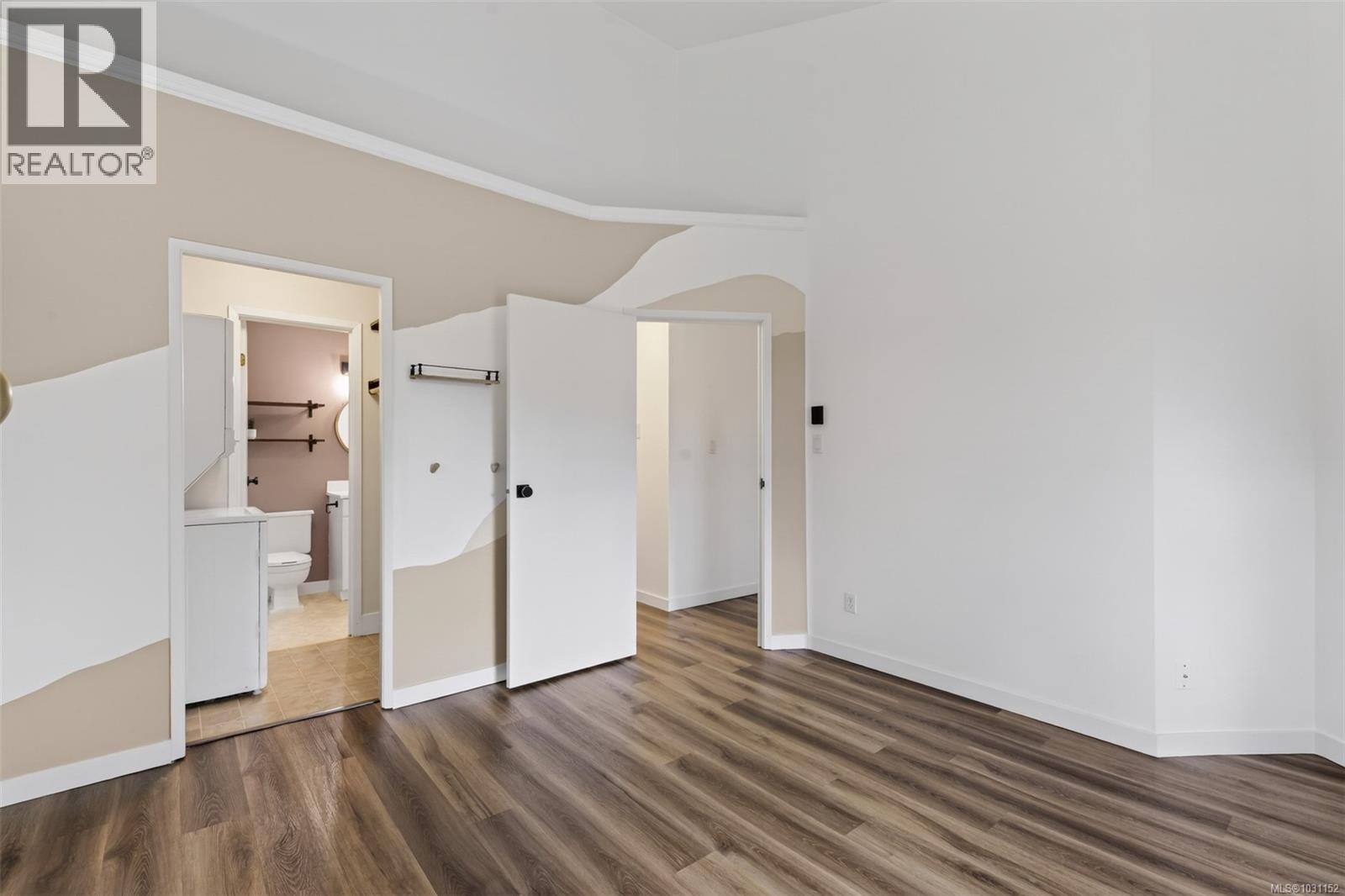 414 3277 Quadra Street, Saanich