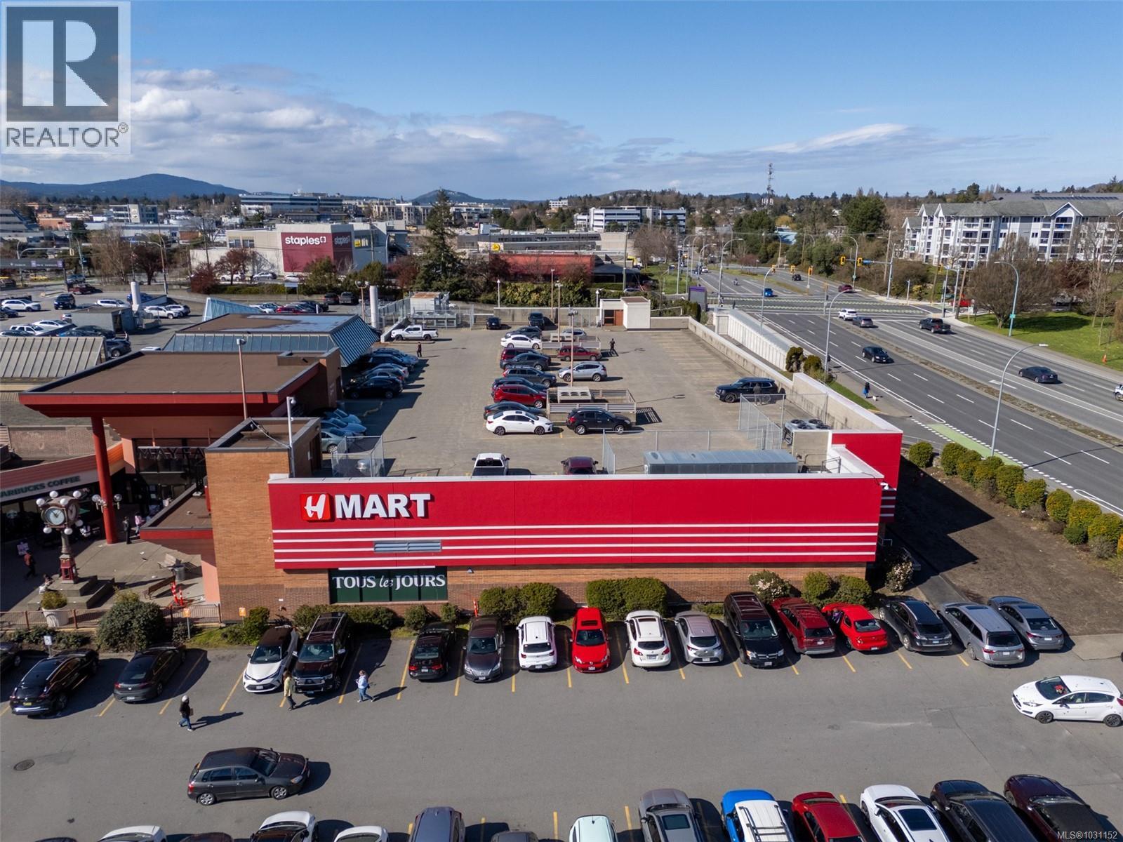 414 3277 Quadra Street, Saanich