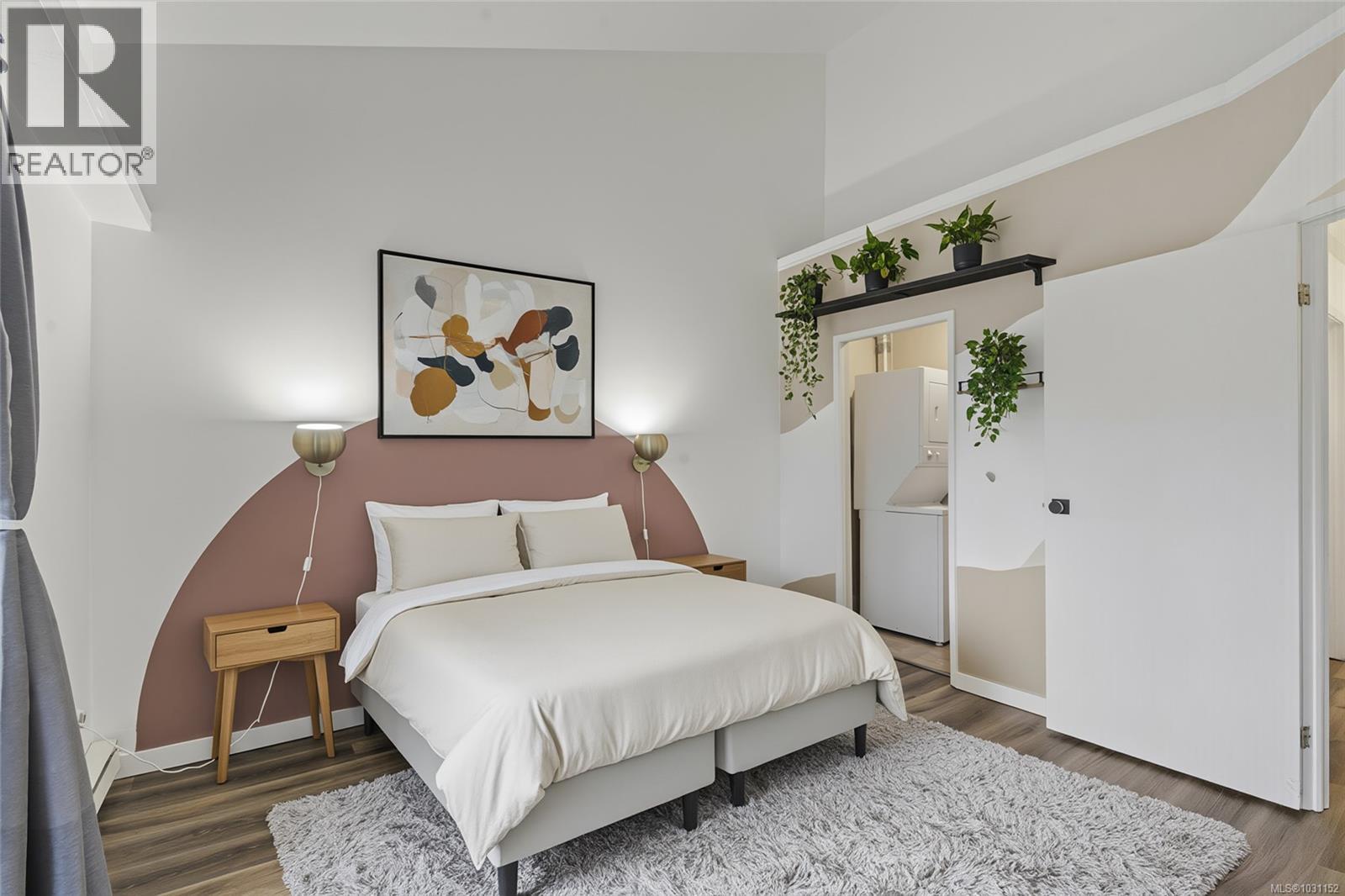 414 3277 Quadra Street, Saanich