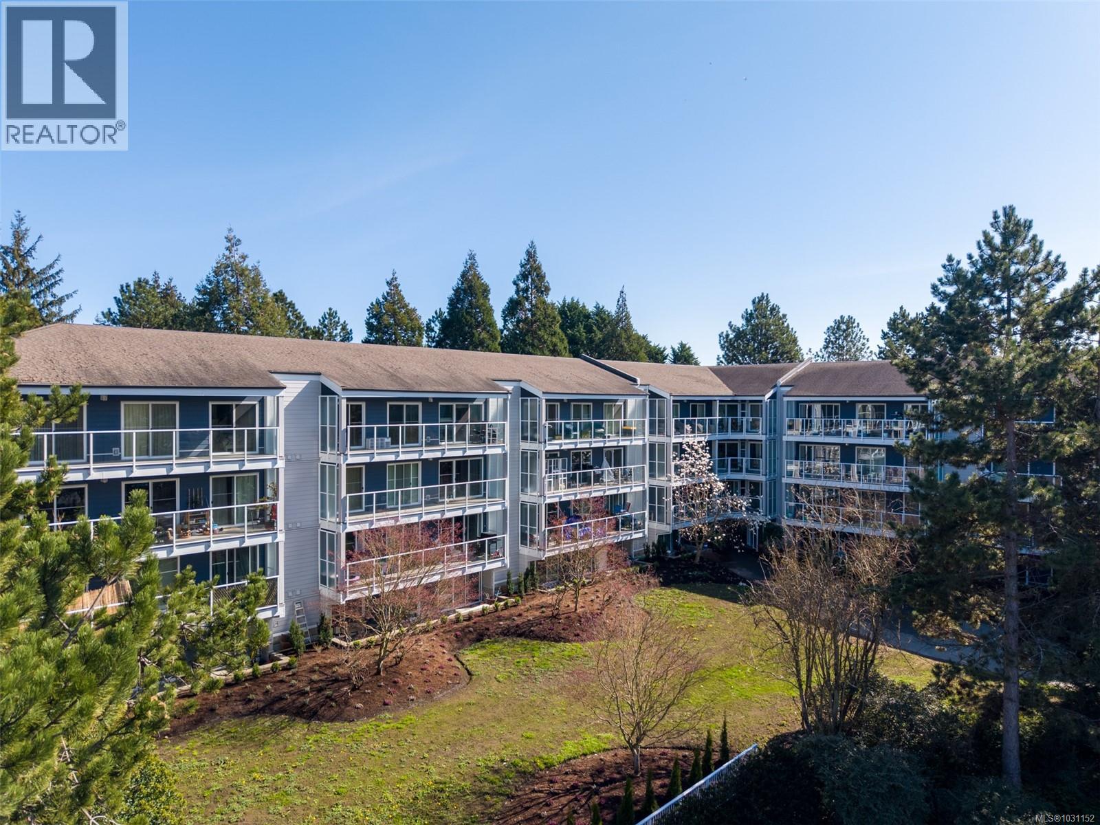 414 3277 Quadra Street, Saanich