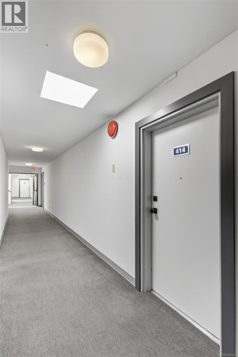 414 3277 Quadra Street, Saanich