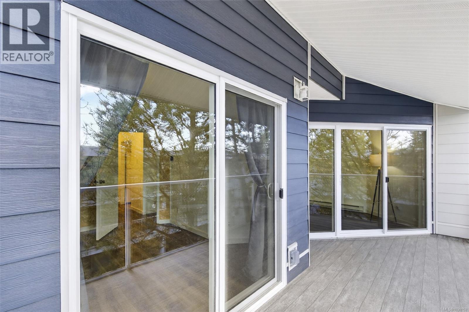 414 3277 Quadra Street, Saanich