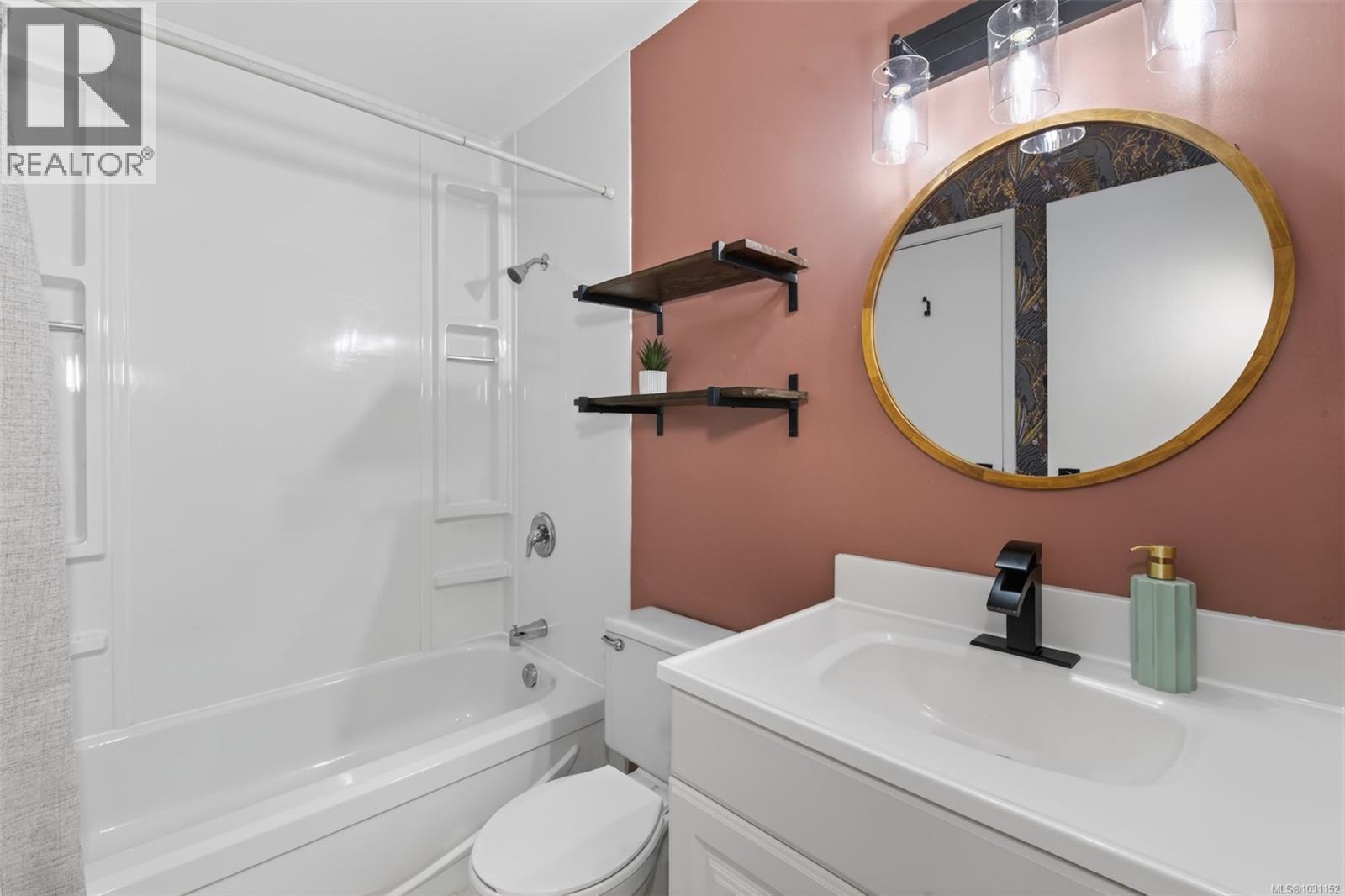 414 3277 Quadra Street, Saanich