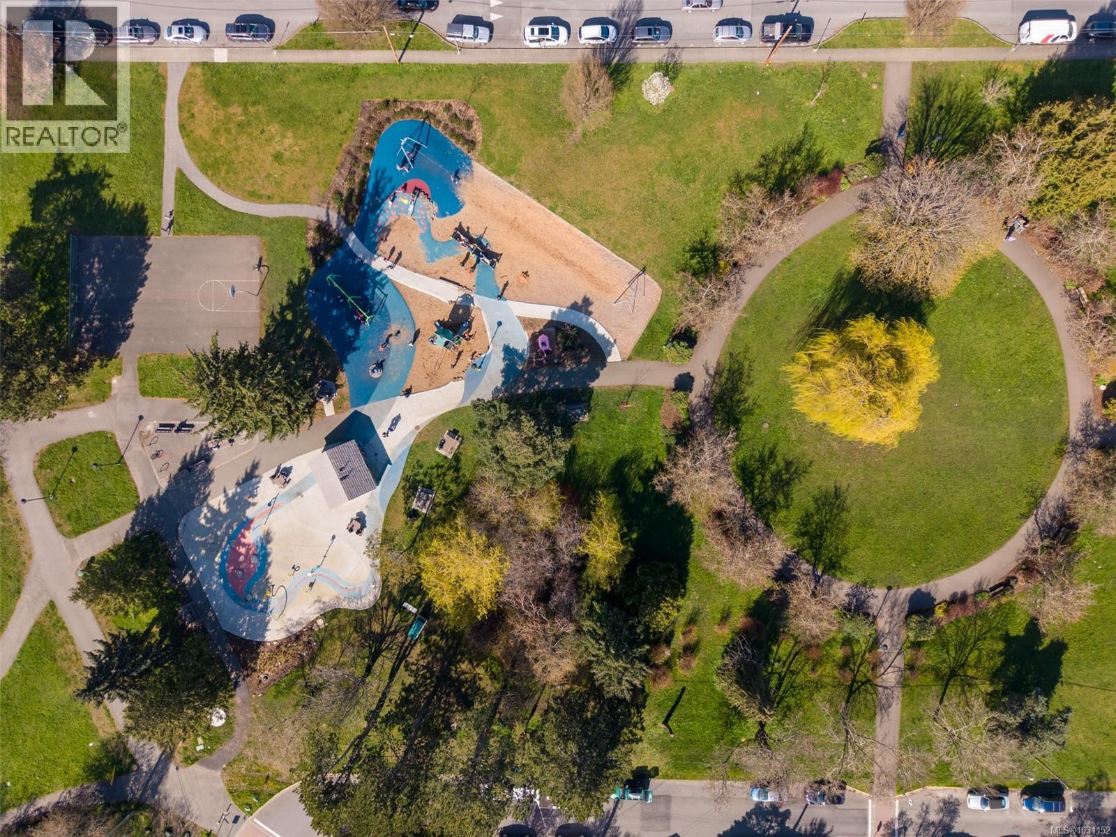 414 3277 Quadra Street, Saanich