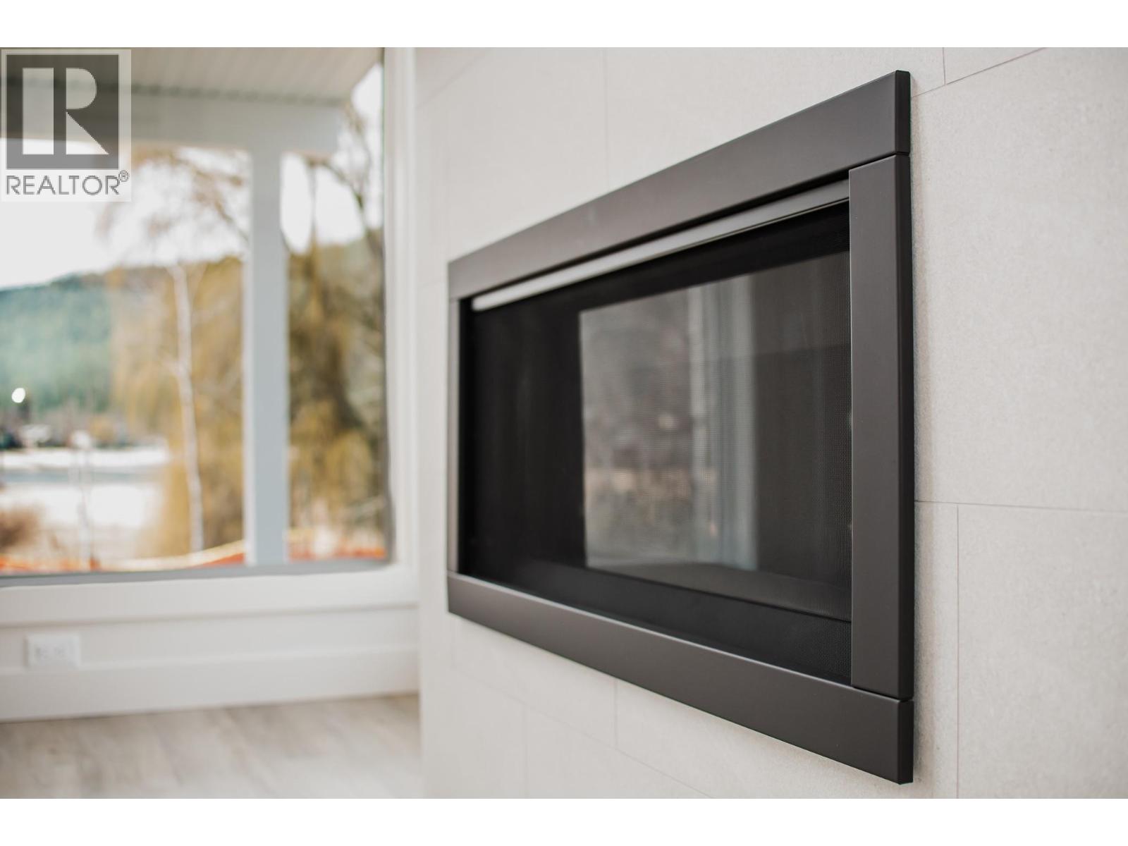 #8 8200 97A HIGHWAY - 33