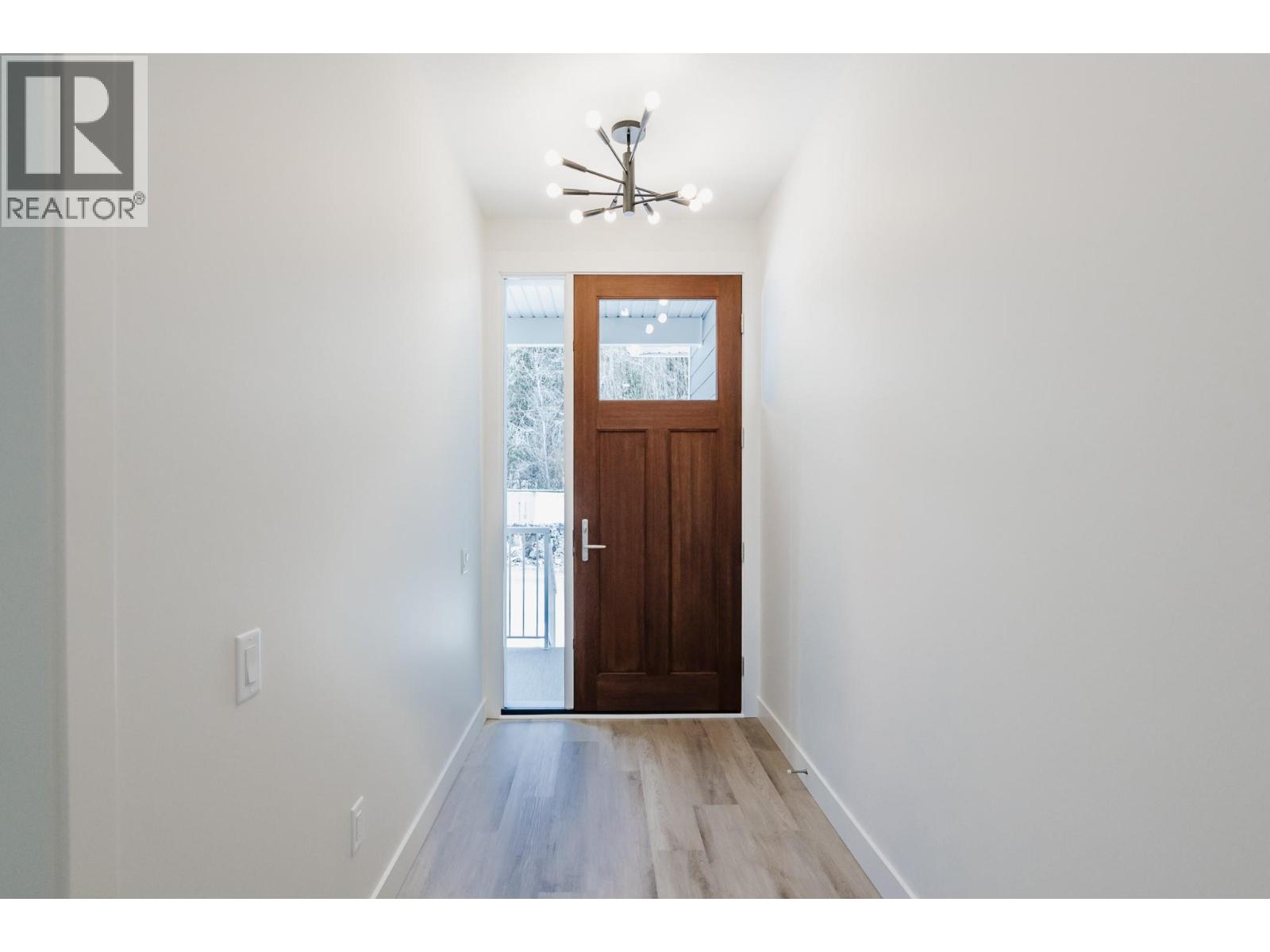 #8 8200 97A HIGHWAY - 32