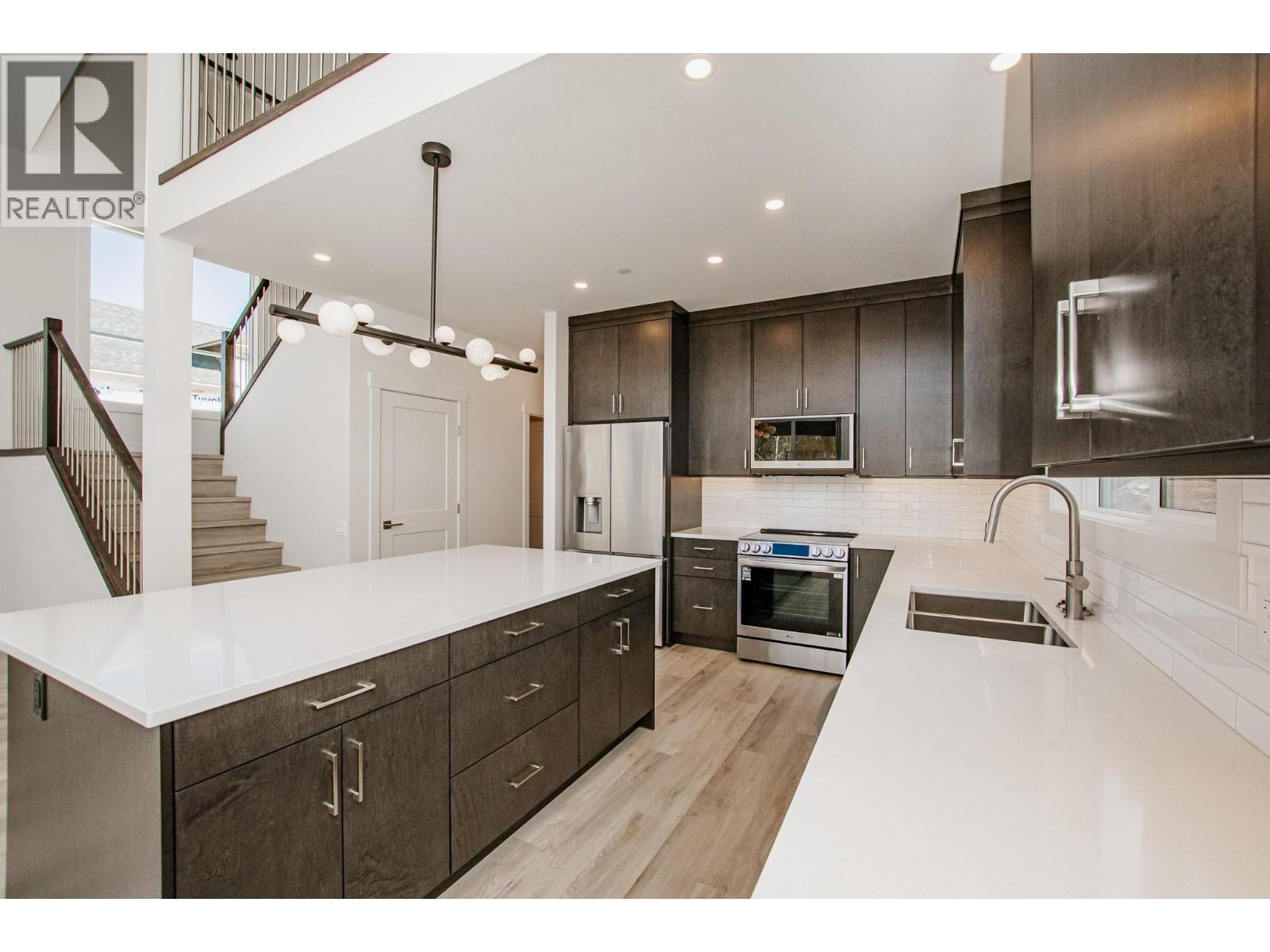 #8 8200 97A HIGHWAY - 6