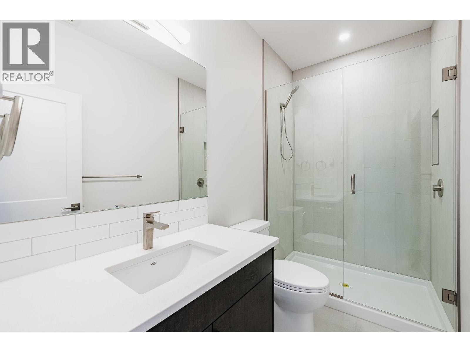 #8 8200 97A HIGHWAY - 20