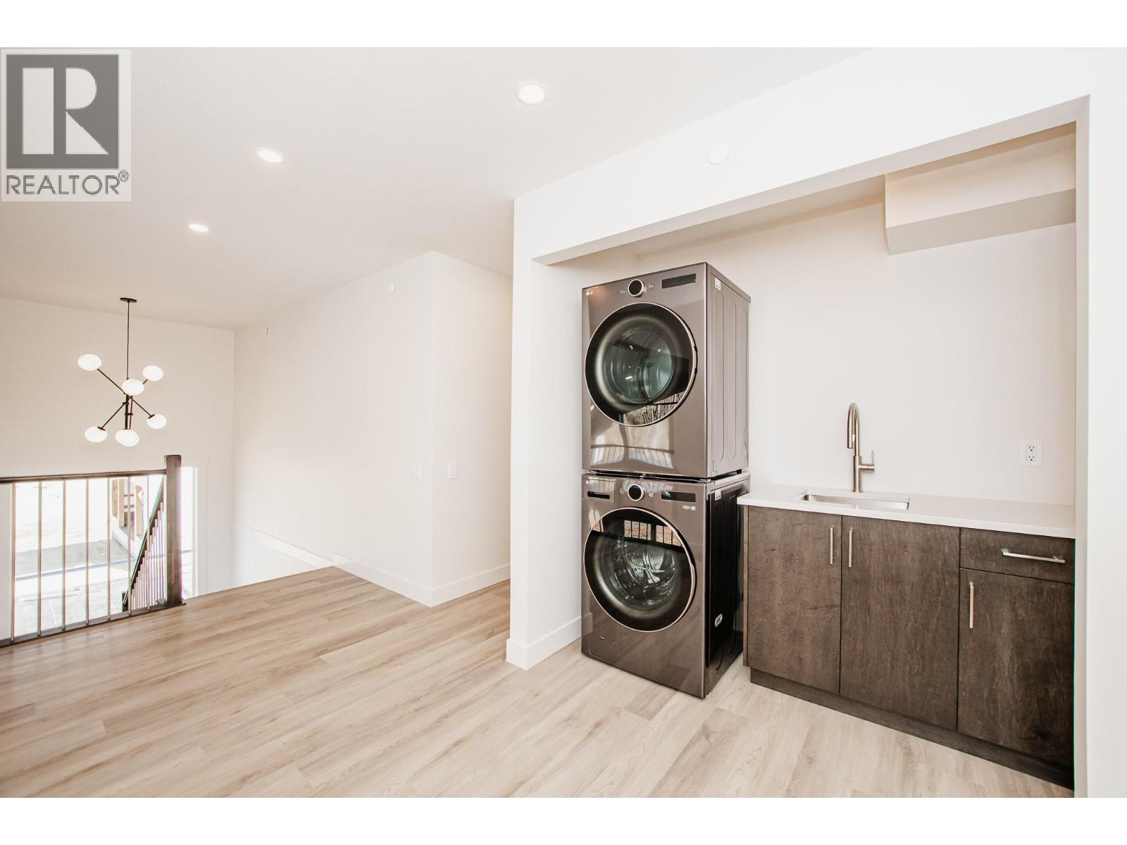 #8 8200 97A HIGHWAY - 22