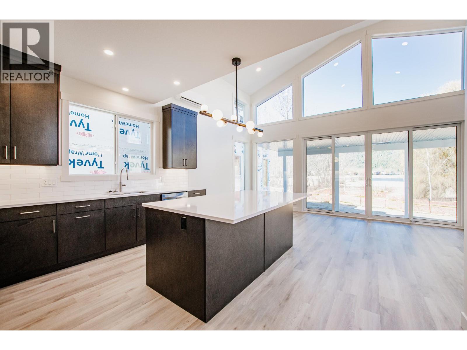 #8 8200 97A HIGHWAY - 4