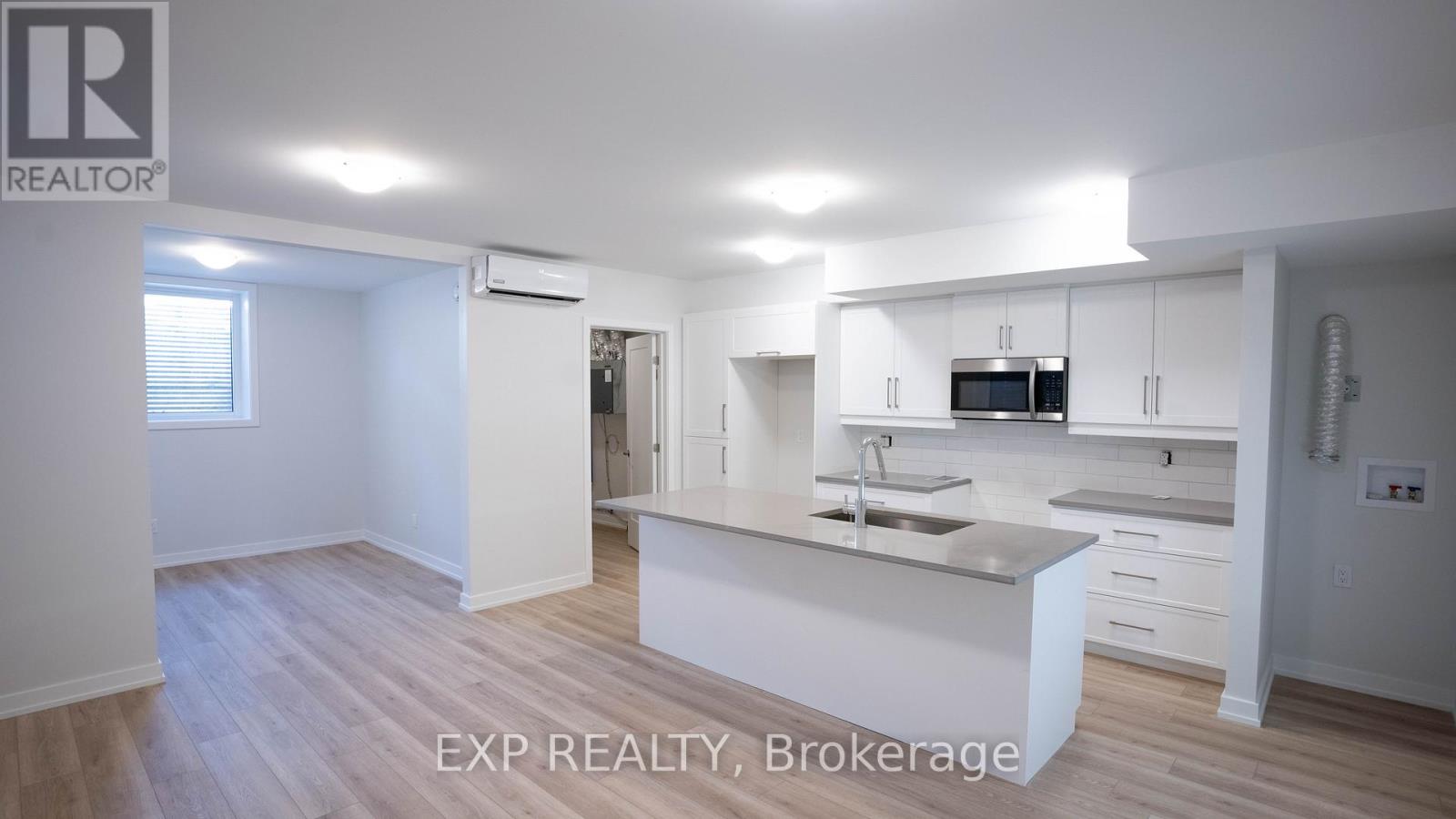 234, 236 WOODROFFE AVENUE - 20