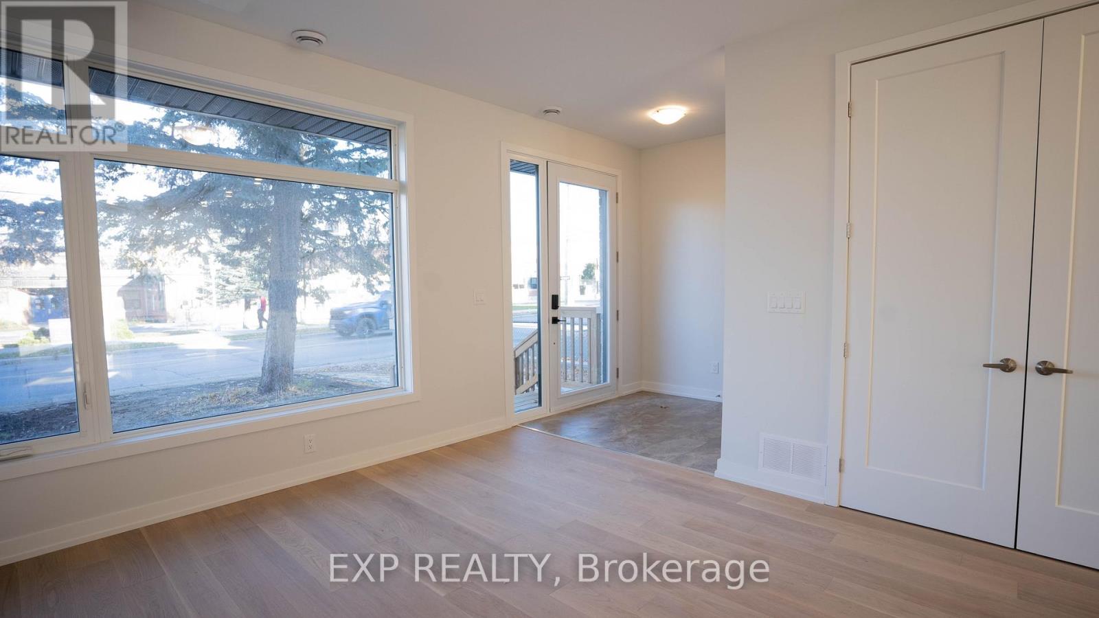 234, 236 WOODROFFE AVENUE - 22