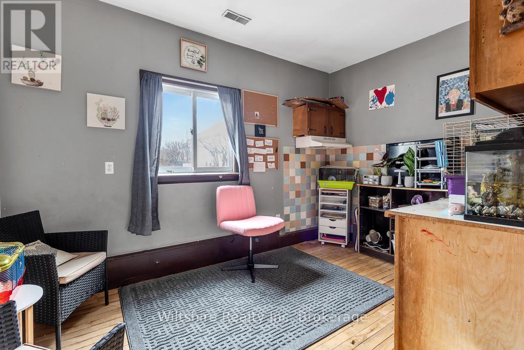 324 BROADWAY STREET - 14