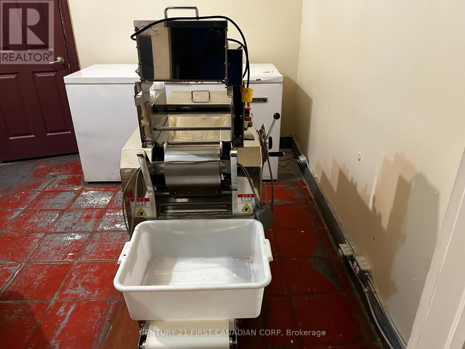 192 DUNDAS STREET Property Photo