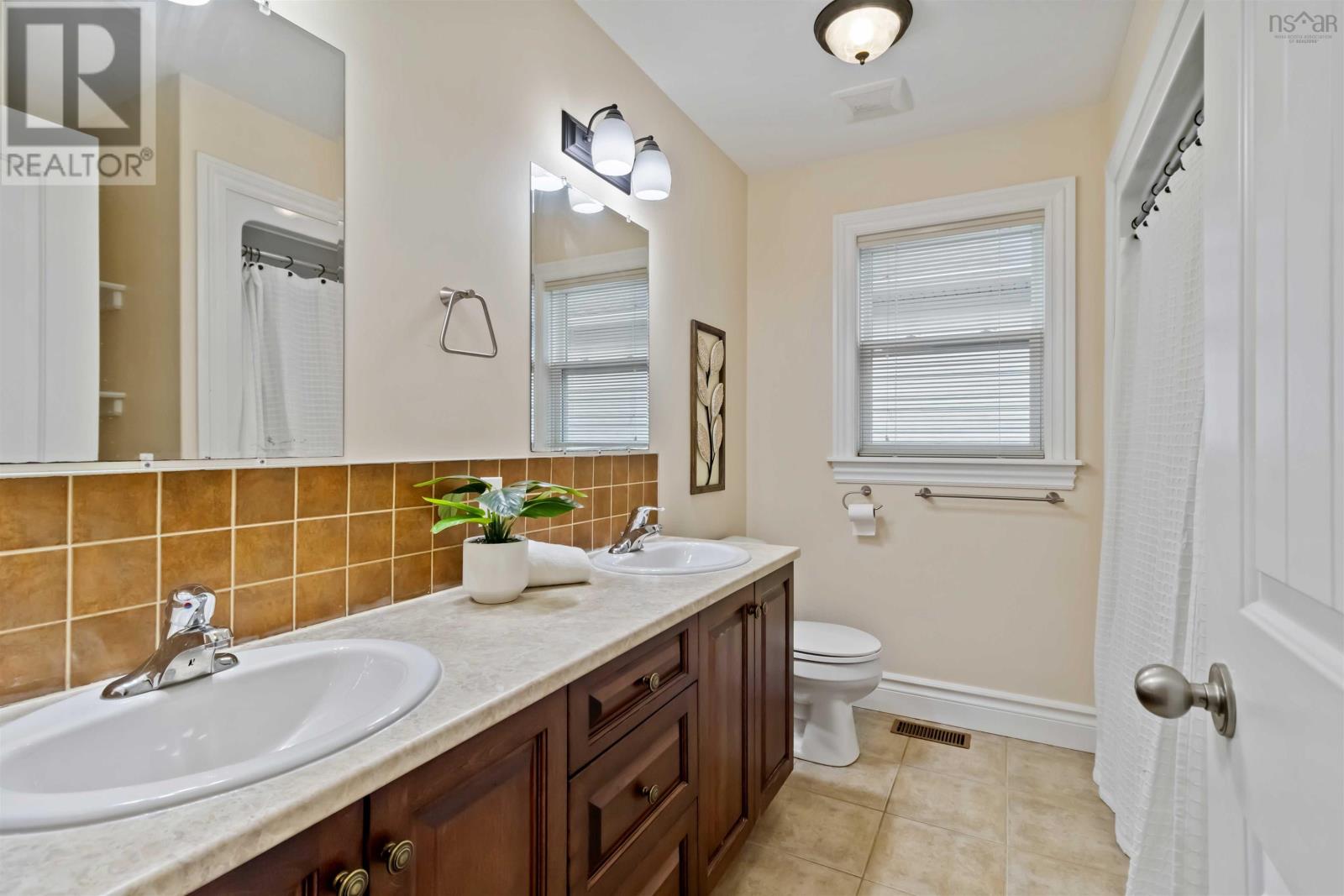 Property 33 of 48 of 167 Ravines Drive