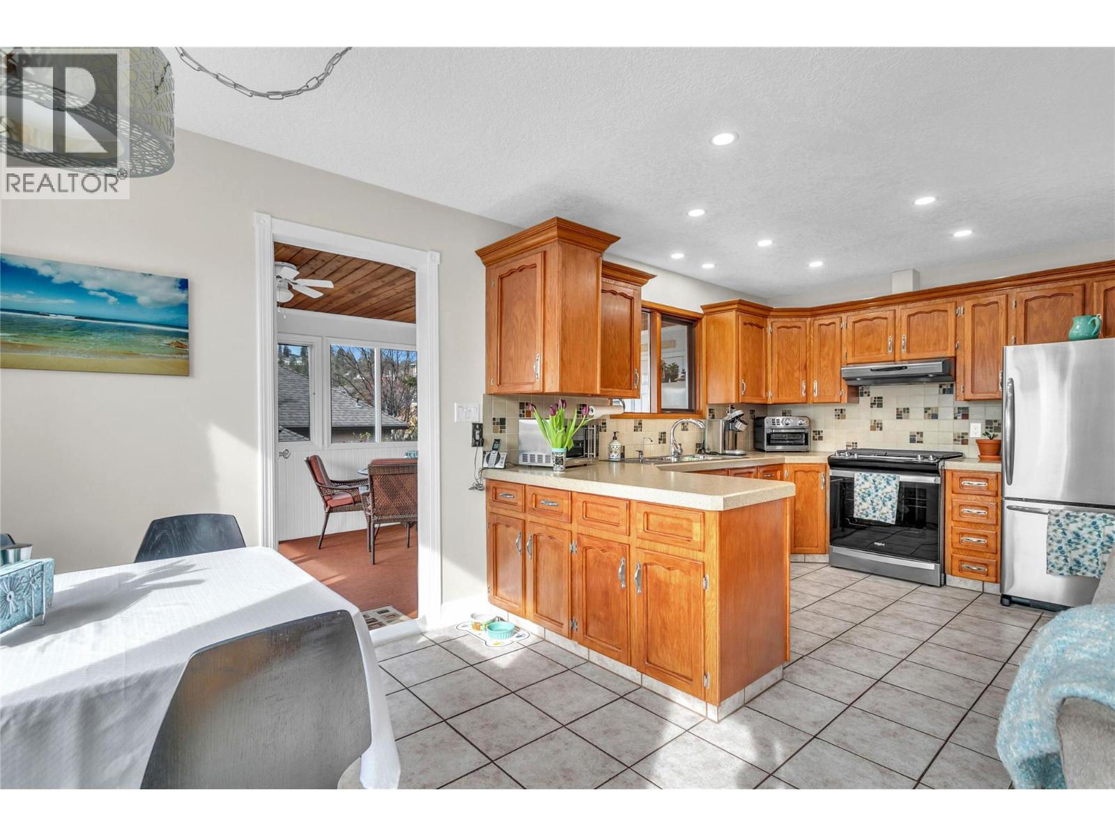  989 Monashee Place, Kelowna