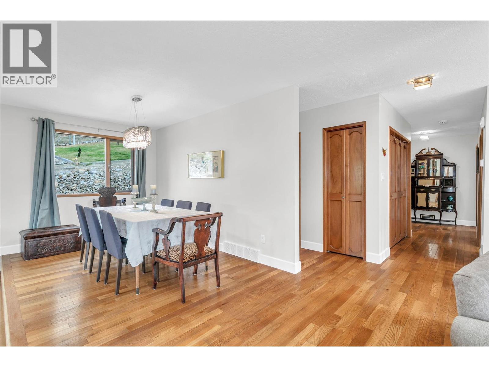  989 Monashee Place, Kelowna