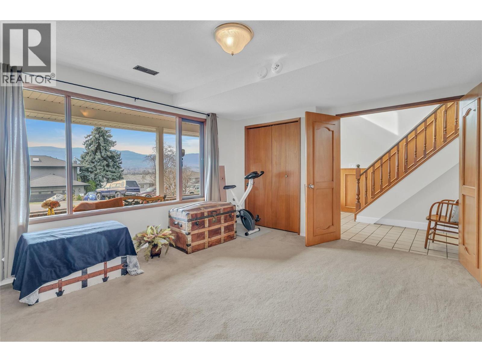  989 Monashee Place, Kelowna