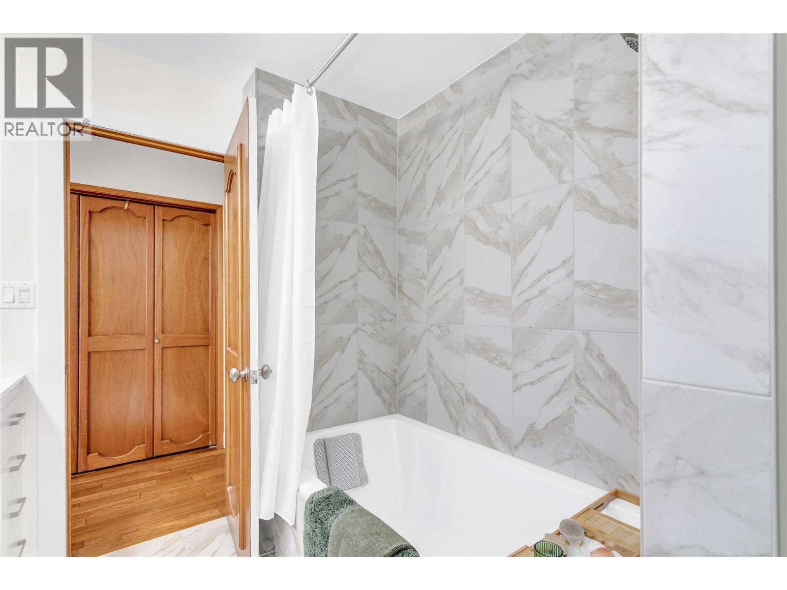  989 Monashee Place, Kelowna