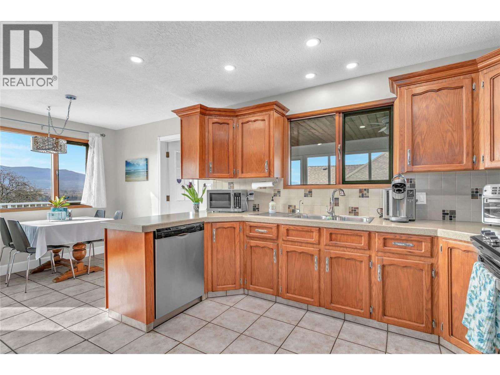  989 Monashee Place, Kelowna