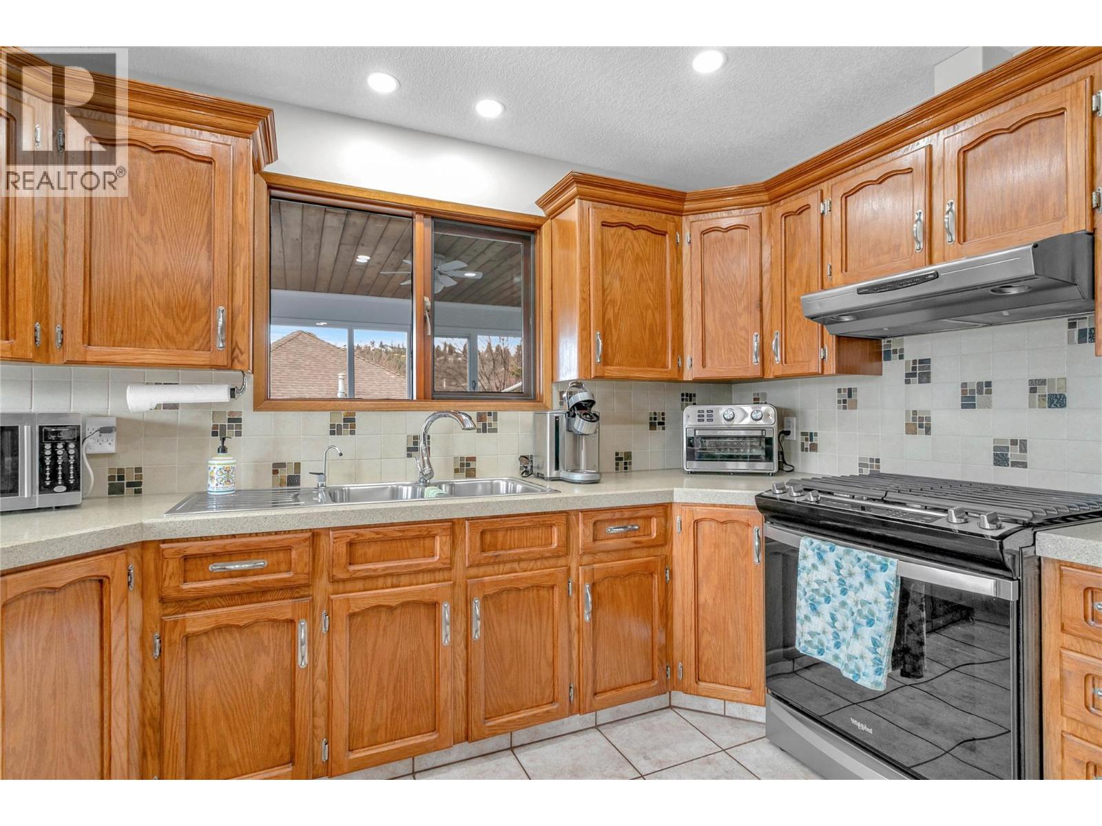  989 Monashee Place, Kelowna