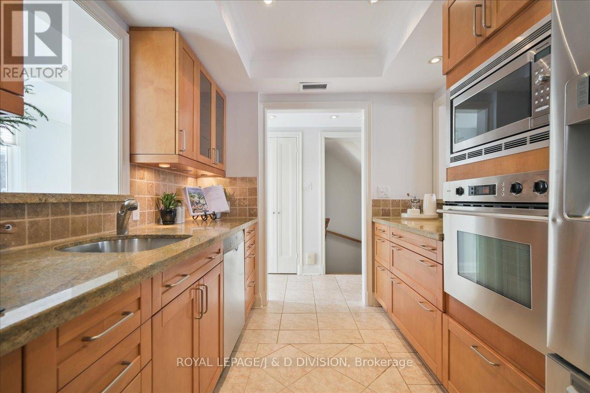 65 CHATSWORTH DRIVE - 15