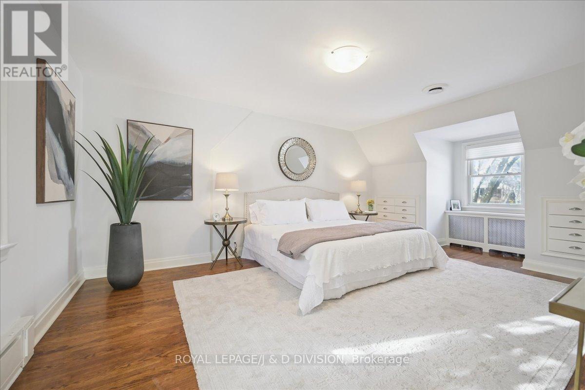 65 CHATSWORTH DRIVE - 23