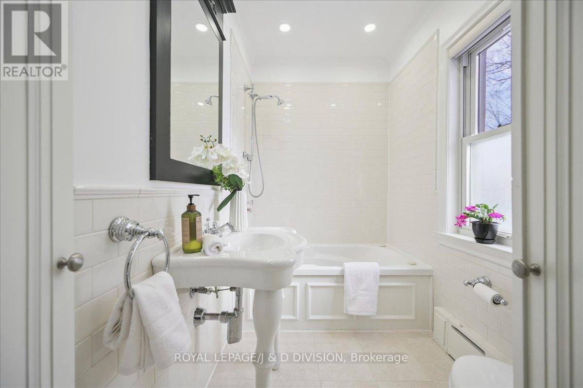 65 CHATSWORTH DRIVE - 26