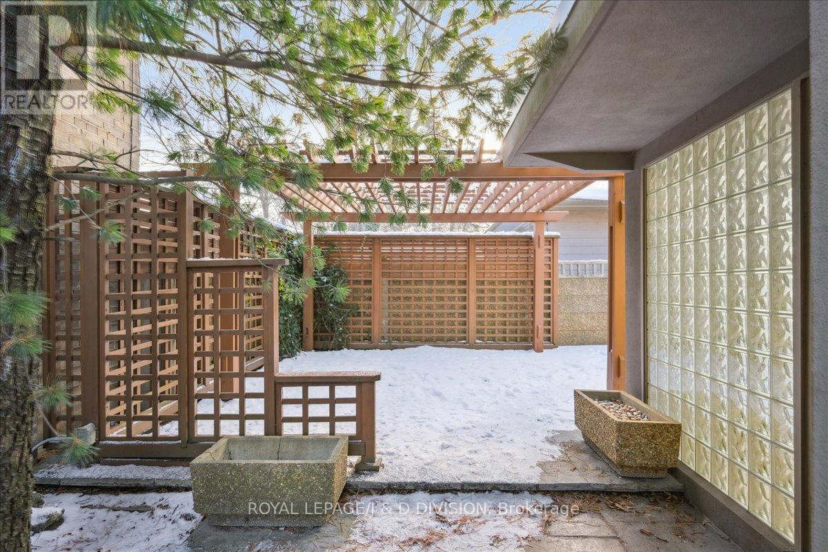 65 CHATSWORTH DRIVE - 35