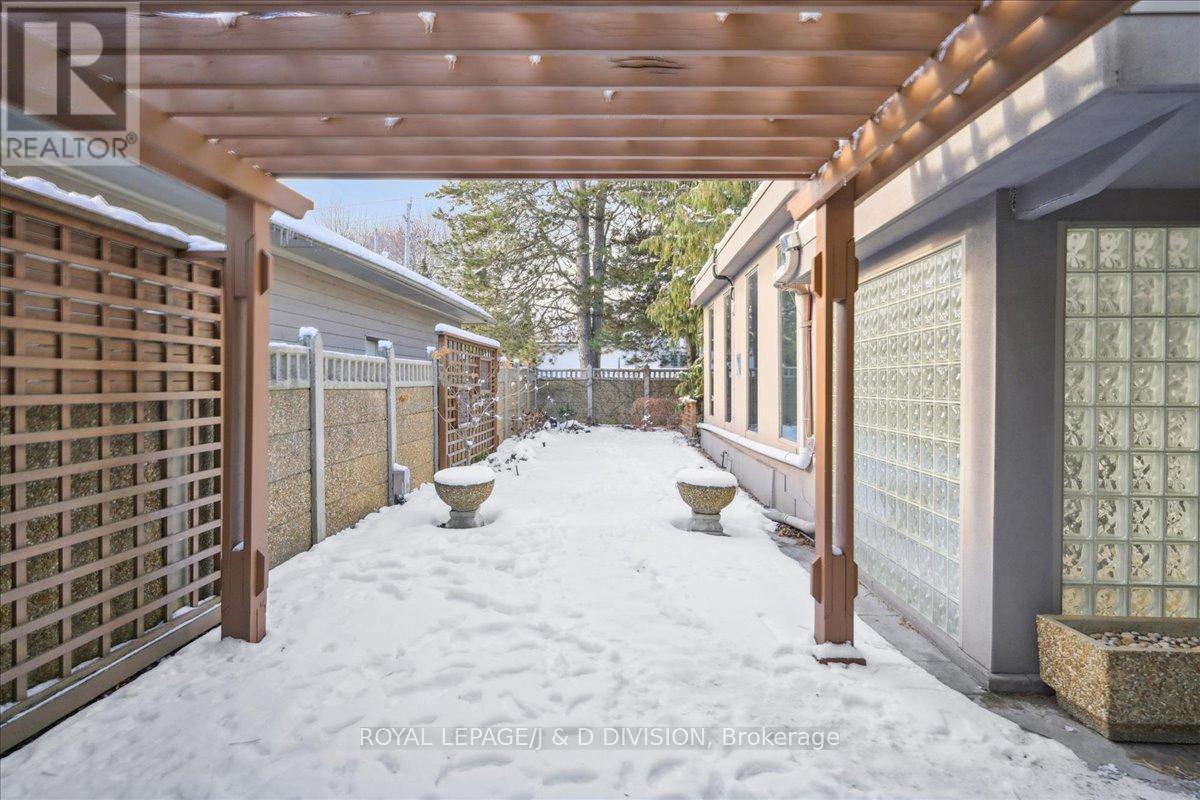 65 CHATSWORTH DRIVE - 36