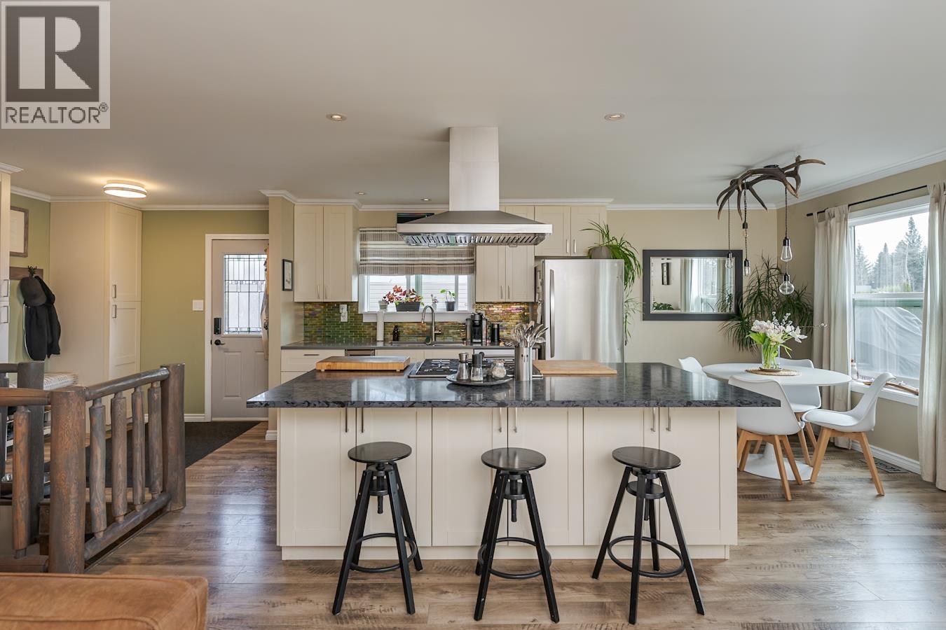 6610 ESSEX CRESCENT - 5