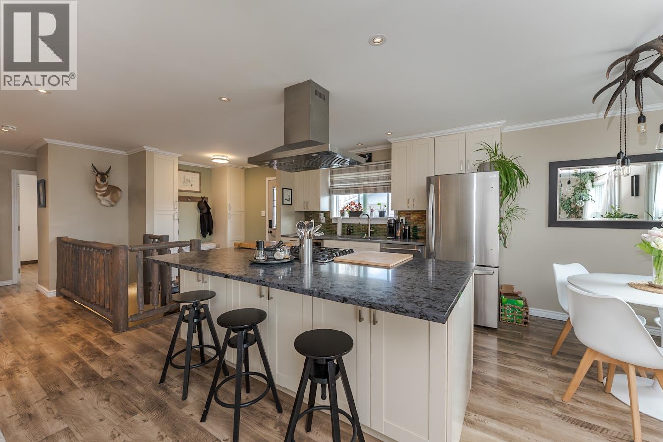 6610 ESSEX CRESCENT - 6