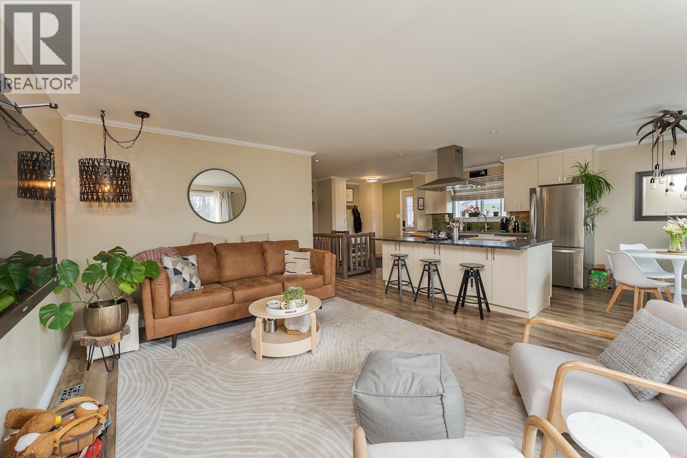 6610 ESSEX CRESCENT - 12