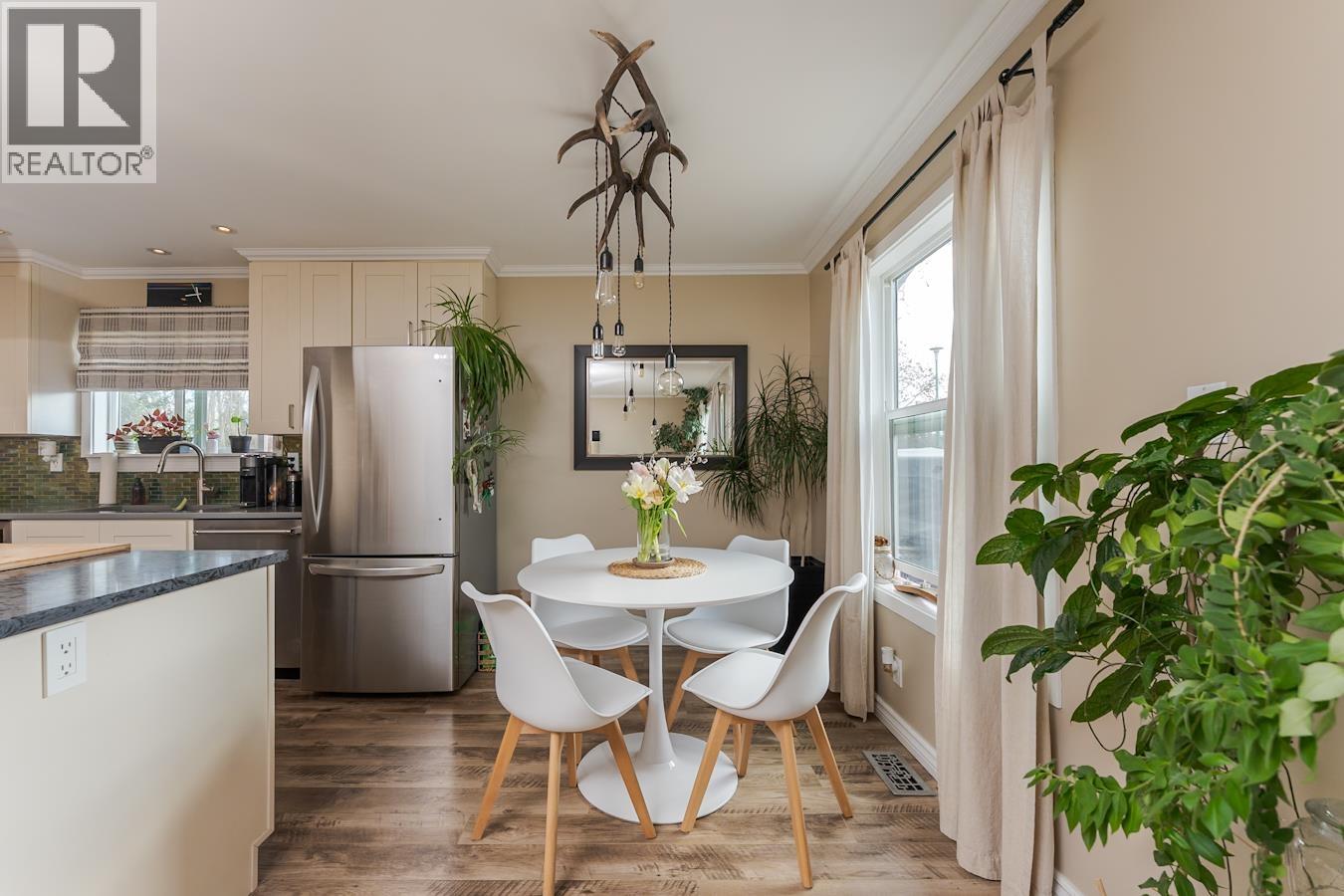 6610 ESSEX CRESCENT - 11