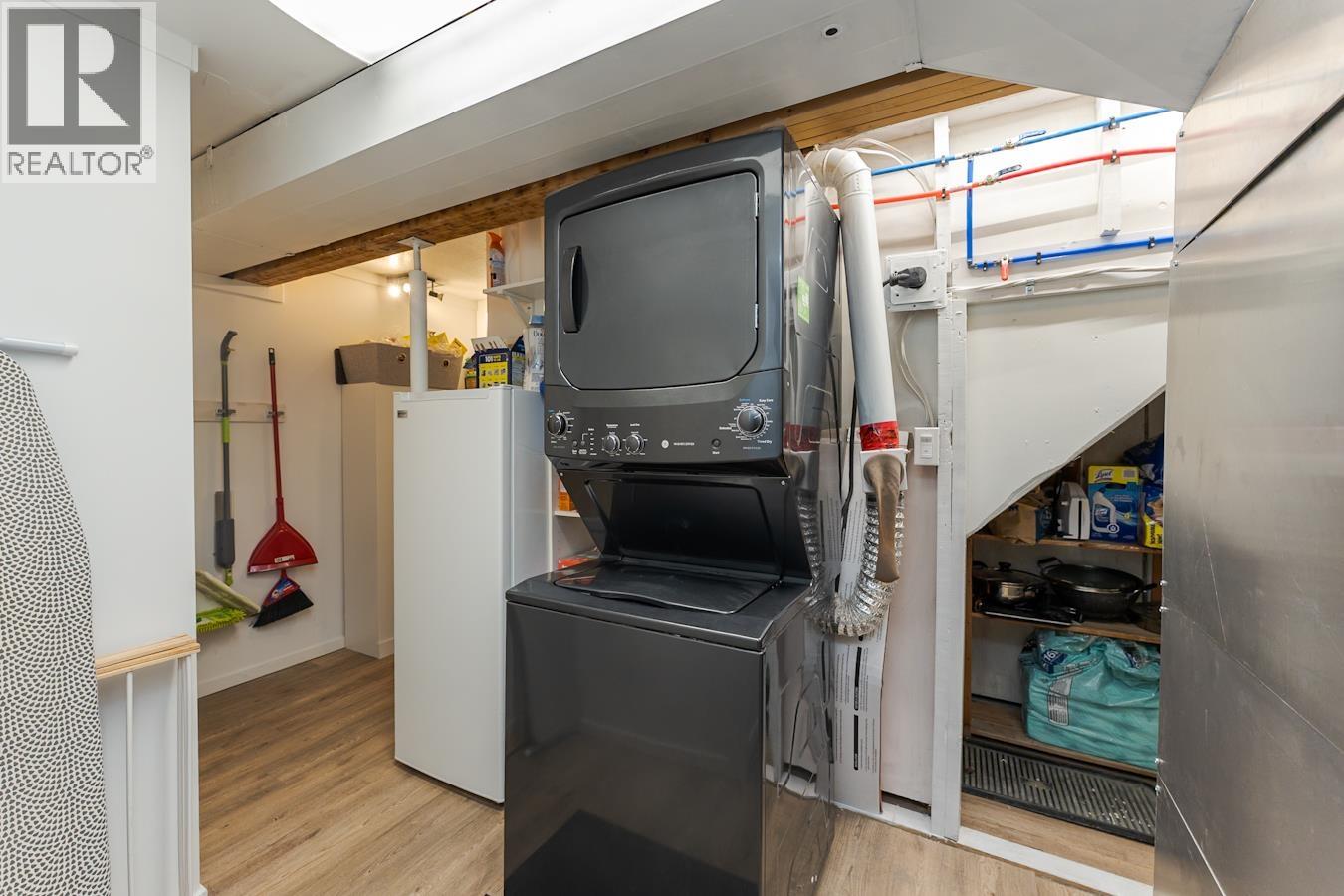 6610 ESSEX CRESCENT - 21