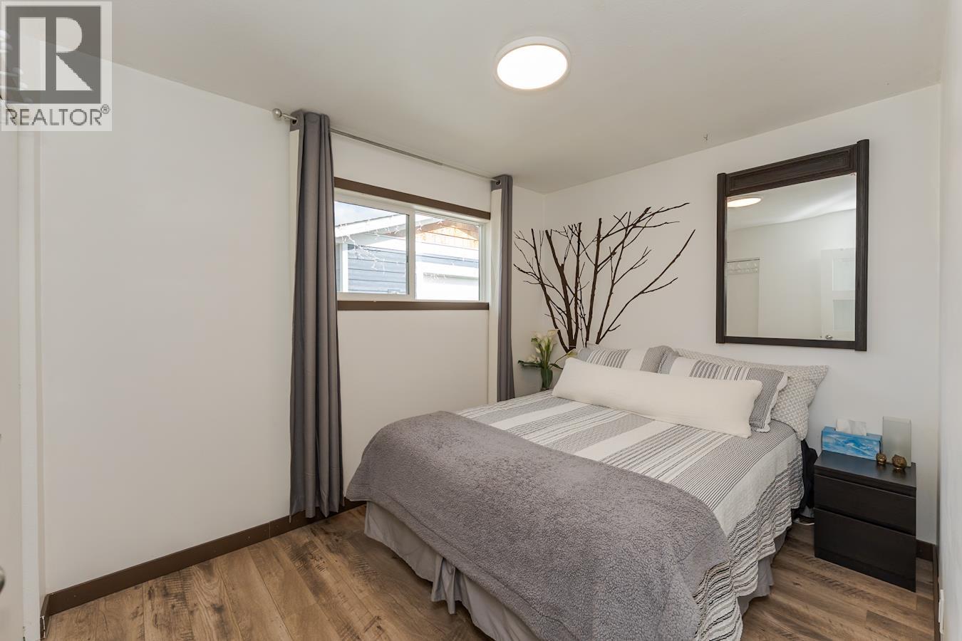 6610 ESSEX CRESCENT - 17