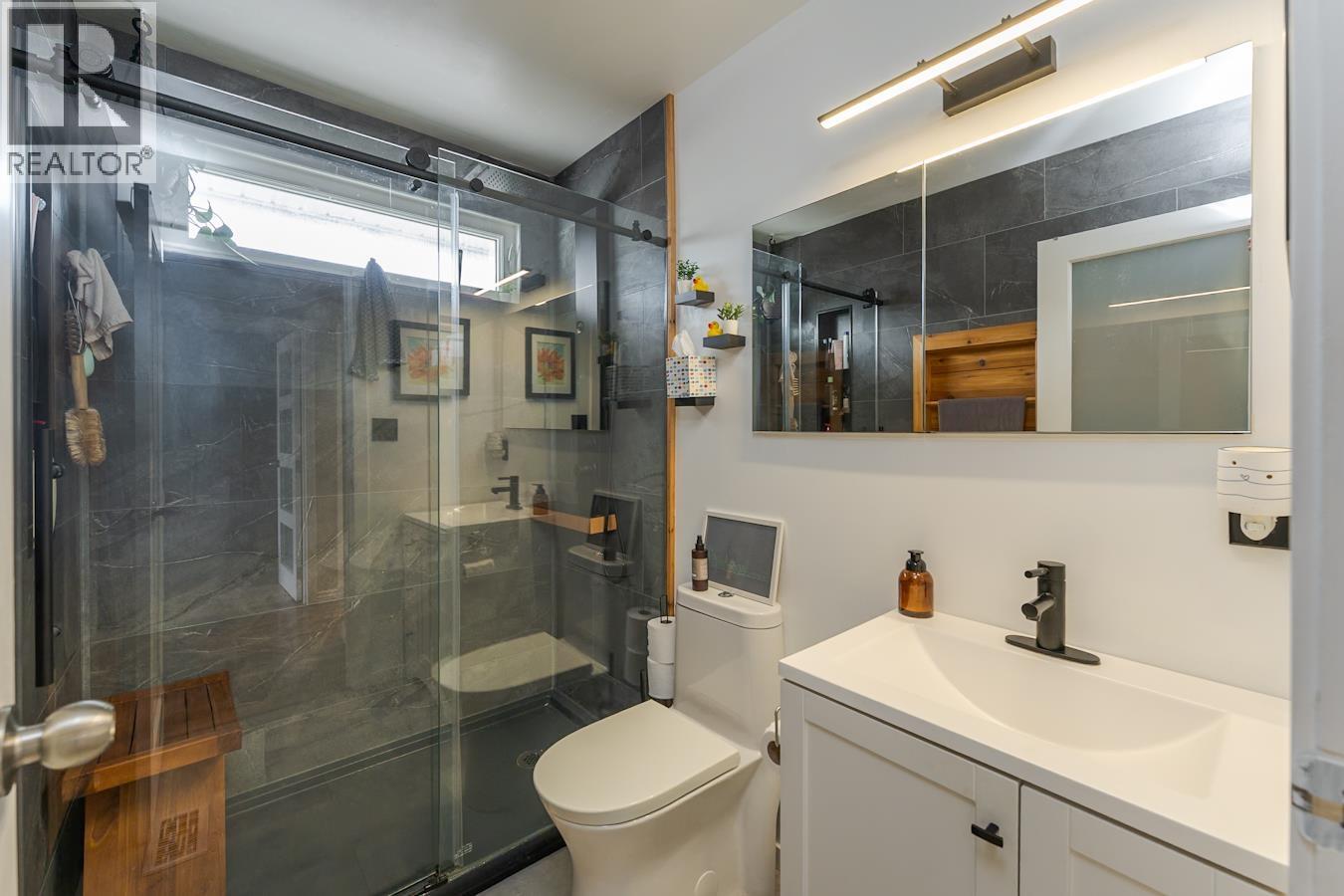 6610 ESSEX CRESCENT - 20