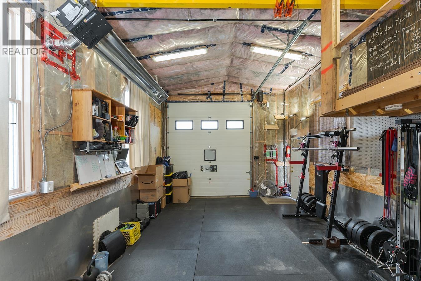 6610 ESSEX CRESCENT - 39