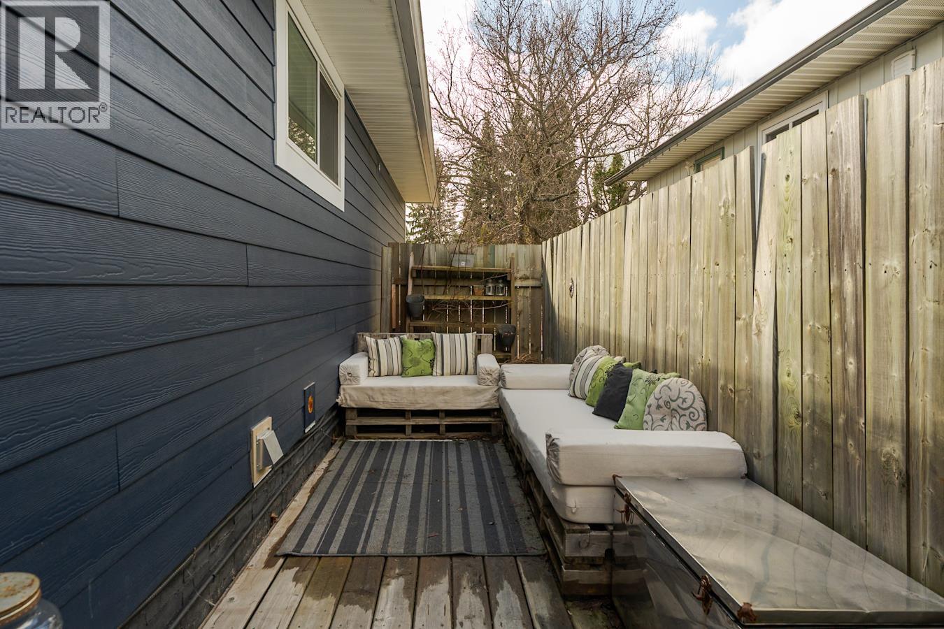 6610 ESSEX CRESCENT - 36