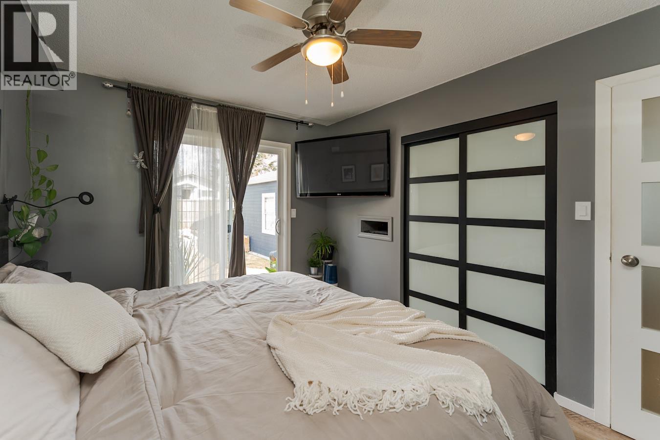 6610 ESSEX CRESCENT - 16