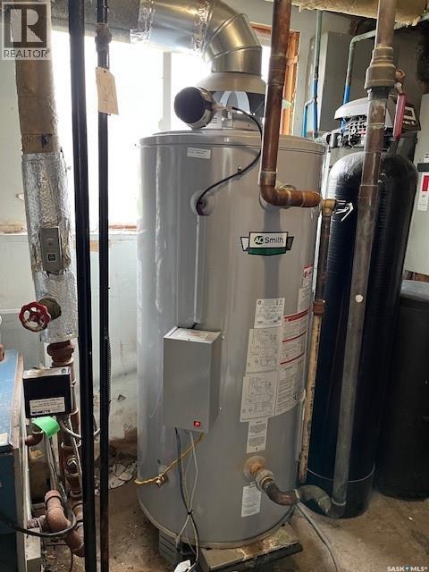 302 8TH AVENUE SW - 6