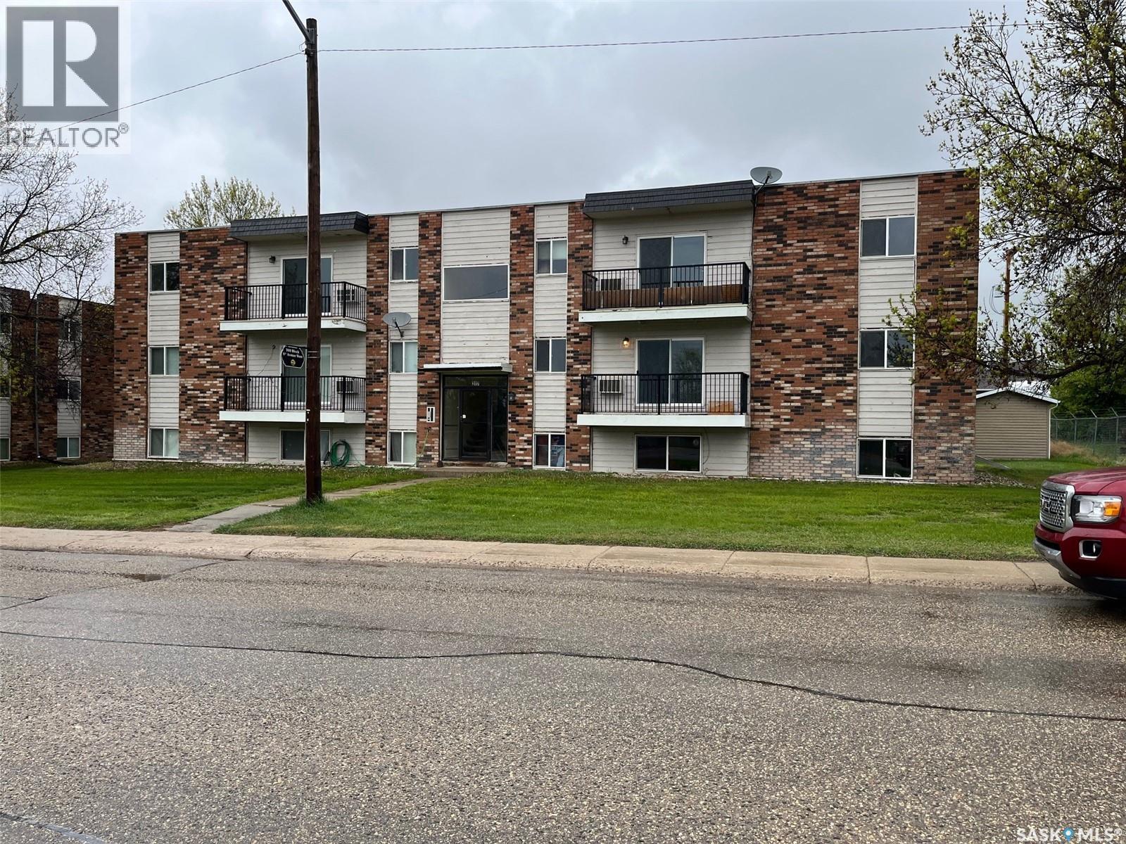 317 - 319 8TH AVENUE SW - 2