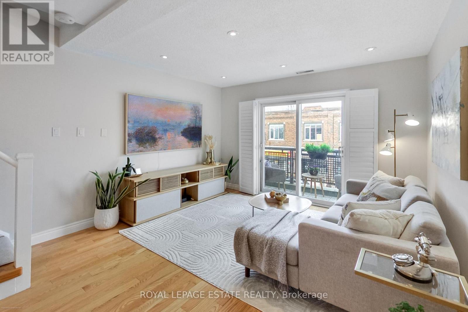 #203 101 HAMMERSMITH AVENUE - 12