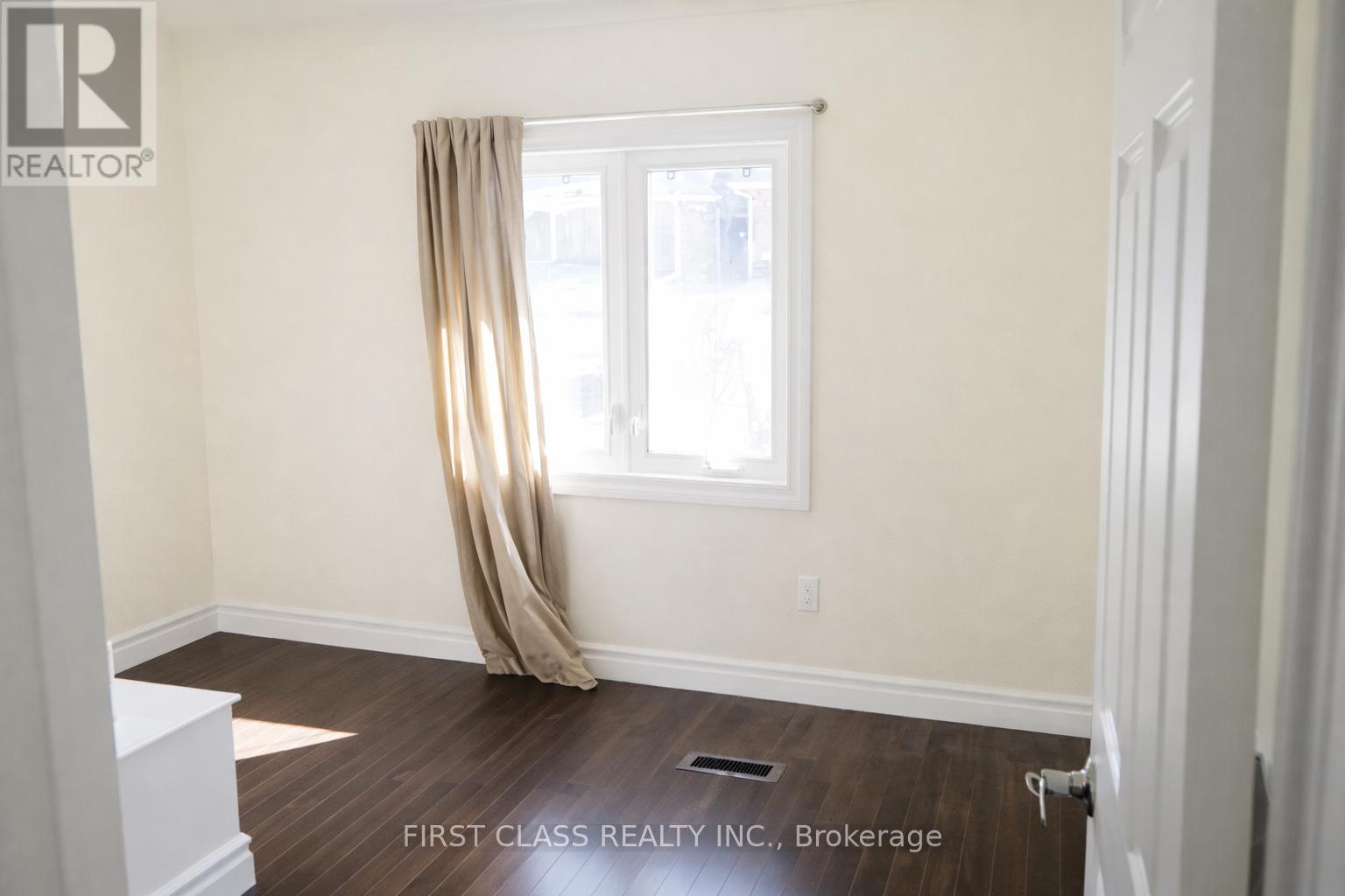 102 GREENWOOD AVENUE - 20