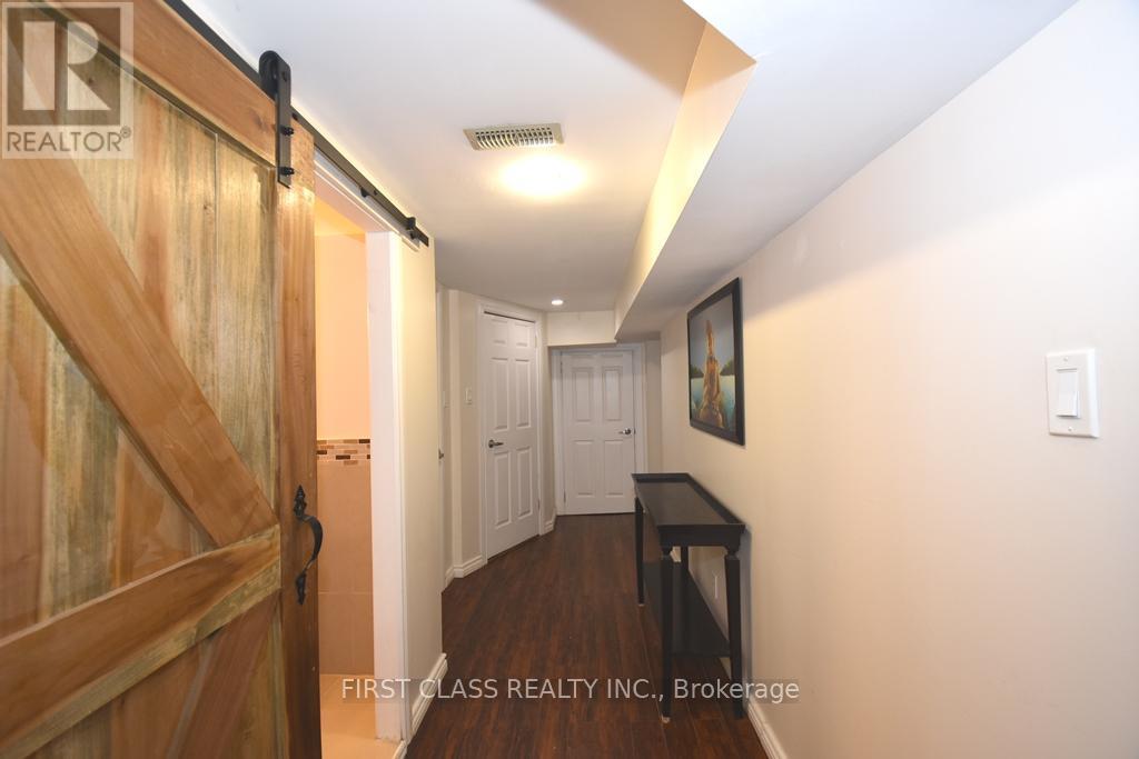102 GREENWOOD AVENUE - 31